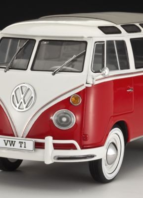 Revell Revell Modellbausatz VW T1 Samba Bus Massstab 1:24 Комплект модели Revell VW T1 Samba Bus масштаб 1:24