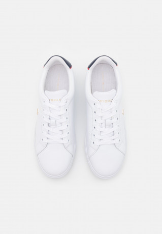 Tommy Hilfiger ELEVATED ESSENTIAL COURT Trainers red/white/blue ПОВЫШЕННЫЙ ESSENTIAL COURT Кроссовки красный/белый/синий