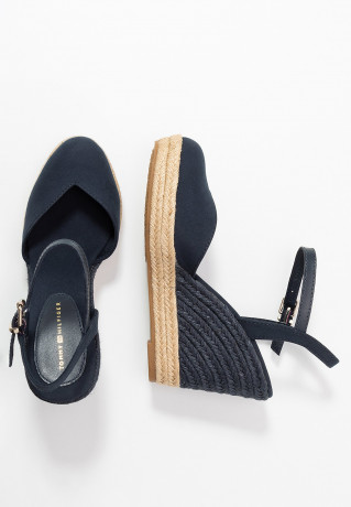 Tommy Hilfiger BASIC CLOSED TOE HIGH WEDGE High heeled sandals desert sky BASIC CLOSED TOE HIGH WEDGE Босоножки на высоком каблуке небо пустыни