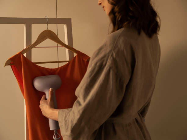 Steamery Steamery Dampfbugeleisen Cirrus X Handheld Steamer, 1200 W, Transluzenter Tank mit sichtbarer Wasserlinie Паровой утюг Ручной отпариватель Cirrus X, 1200 Вт, полупрозрачный бак с видимой ватерлинией