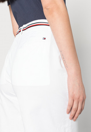 Tommy Hilfiger Shorts optic white шорты оптический белый