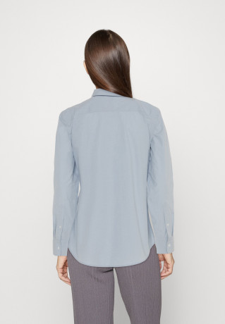 Tommy Hilfiger FIL A FIL REGULAR Button-down blouse breezy blue FIL A FIL REGULAR Блузка на пуговицах свежий синий