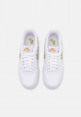 Nike Sportswear AIR FORCE 1 07 ESS SNKR Sneaker low white/barley AIR FORCE 1 07 ESS SNKR кроссовки женские низкие белый/ячмень