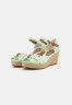Tommy Hilfiger HIGH WEDGE  Platform sandals springlime HIGH WEDGE Сандалии на платформе весенняя известь