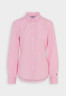 Tommy Hilfiger FIL A FIL REGULAR Button-down blouse iconic pink FIL A FIL REGULAR Блузка на пуговицах культовый розовый