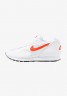 Nike Sportswear OUTBURST Sneaker low white/team orange/black OUTBURST Низкие кроссовки женские белый/оранжевый/черный