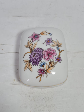 Шкатулка винтажная Hollohaza с цветочным декором, прямоугольной формы, фарфор, 9.5 х 7 см, Венгрия, 1970-80гг.