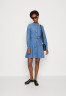 Tommy Hilfiger BELTED DRESS Denim dress lyra ПЛАТЬЕ С ПОЯСОМ Джинсовое платье лира
