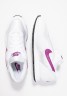 Nike Sportswear OUTBURST Sneaker low white/bright grape/black OUTBURST Низкие кроссовки женские белый/светлый виноградный/черный