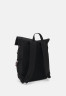 Tommy Hilfiger TECH ESSENTIAL ROLLTOP BACKPACK UNISEX Rucksack black РЮКЗАК TECH ESSENTIAL ROLLTOP UNISEX Рюкзак черный