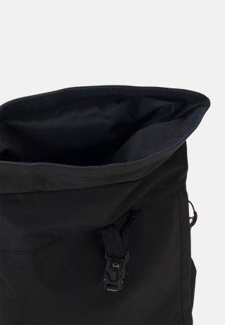 Tommy Hilfiger TECH ESSENTIAL ROLLTOP BACKPACK UNISEX Rucksack black РЮКЗАК TECH ESSENTIAL ROLLTOP UNISEX Рюкзак черный