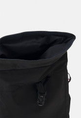 Tommy Hilfiger TECH ESSENTIAL ROLLTOP BACKPACK UNISEX Rucksack black РЮКЗАК TECH ESSENTIAL ROLLTOP UNISEX Рюкзак черный