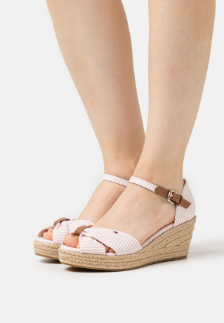 Tommy Hilfiger HIGH WEDGE  Platform sandals seersucker/soothing pink HIGH WEDGE Сандалии на платформе Сирсакер/успокаивающий розовый