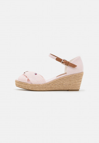Tommy Hilfiger HIGH WEDGE  Platform sandals seersucker/soothing pink HIGH WEDGE Сандалии на платформе Сирсакер/успокаивающий розовый
