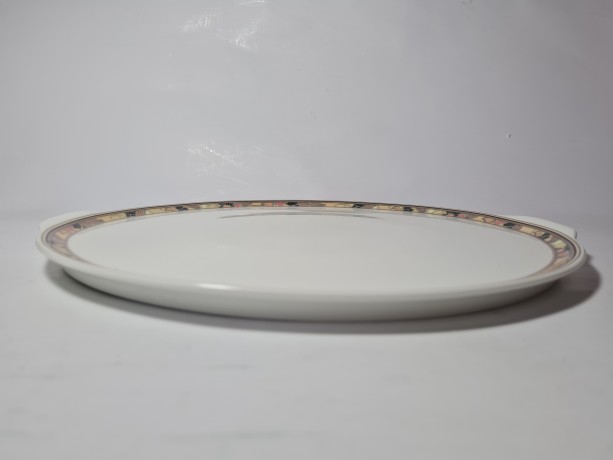 Hutschenreuther 1814 Фарфоровое белое блюдо с ручками и орнаментом по краю, 33см, Германия, 1970-80гг.