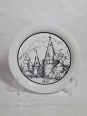 Тарелка декоративная винтажная Forstenberg &quot;Замок Хааг. 1979&quot;, в заводской упаковке, фарфор, 19.5 см, Германия, 1970-80гг.