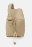 Tommy Hilfiger CASUAL CROSSOVER Across body bag beige CASUAL CROSSOVER Сумка через плечо бежевый