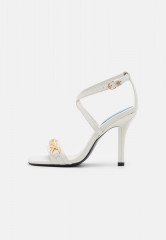 Tommy Hilfiger CHAIN FEMININE  High heeled sandals ecru CHAIN ????FEMININE Босоножки на высоком каблуке экрю