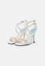 Tommy Hilfiger CHAIN FEMININE High heeled sandals ecru CHAIN ????FEMININE Босоножки на высоком каблуке экрю