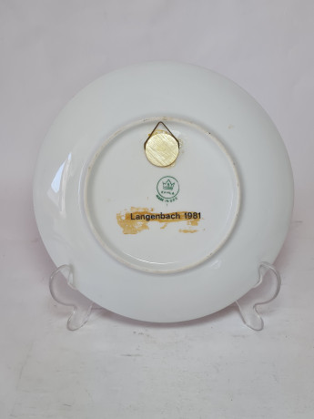 Тарелка детская винтажная Kamla GDR / Langenbach "Викинги у драккара", в коричнево-золотистых тонах, фарфор, 19,5 см, ГДР, 1981 г.