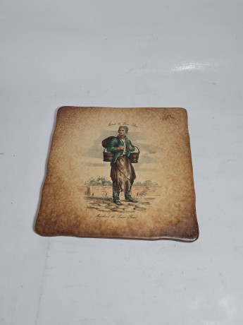 Керамическая винтажная картина "Окрестности Парижа. Торговец ведрами", 20 x 20 см, Италия, 1960-1970гг.