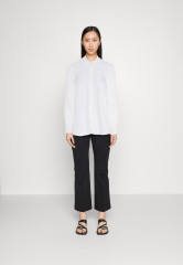 Tommy Hilfiger PIECED FLEUR Button-down blouse optic white PIECED FLEUR Блузка на пуговицах оптический белый