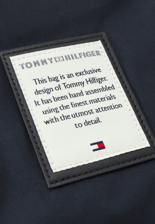 Tommy Hilfiger 1985 TRAVEL BACKPACK UNISEX Rucksack black 1985 TRAVEL BACKPACK UNISEX Рюкзак черный