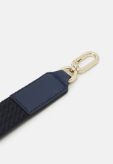 Tommy Hilfiger PUSHLOCK CROSSOVER MON Across body bag space blue PUSHLOCK CROSSOVER MON Сумка через плечо космический синий