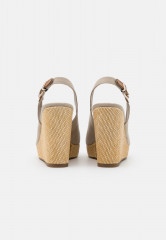 Tommy Hilfiger ICONIC ELENA SLING BACK WEDGE High heeled sandals stone ICONIC ELENA SLING BACK WEDGE Босоножки на высоком каблуке камни