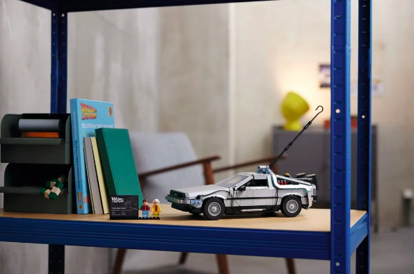 LEGO Creator Expert 10300 ЛЕГО Машина времени DeLorean Назад в будущее