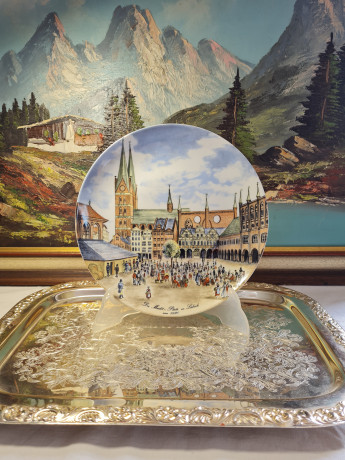 Kaiser Berg Декоративная тарелка с изображением торговой площади в г. Любек, 24 x 3 см, Германия, 1970-80гг.