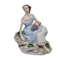 Статуэтка винтажная Alba Iulia &quot;Девушка с цветами&quot;, фарфор, 16 см, Румыния, 1960-70гг.