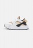 Nike Sportswear AIR HUARACHE Sneaker low white/black/sanddrift AIR HUARACHE Низкие кроссовки женские белый/черный/песок