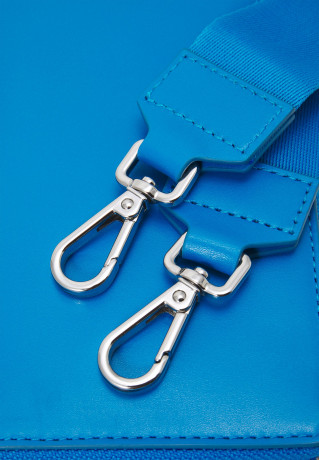 Tommy Hilfiger ANDY WARHOL HANGING WALLET UNISEX Wallet shocking blue ПОДВЕСНОЙ КОШЕЛЕК ANDY WARHOL УНИСЕКС Бумажник шокирующий синий