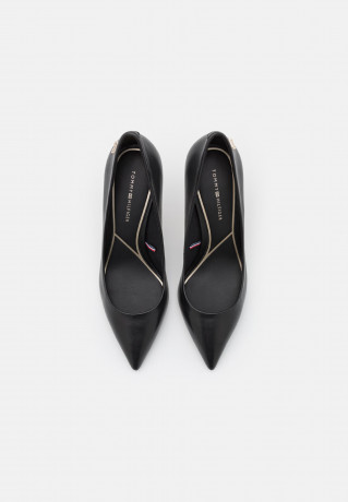 Tommy Hilfiger POINTY FEMININE Classic heels black POINTY FEMININE Классические каблуки черный