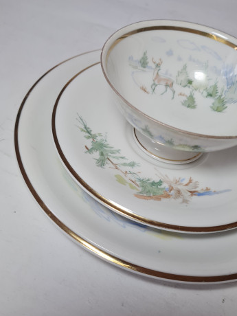 Чайное трио винтажное Schrinding Bavaria, белый фарфор с изображением оленя в лесу, Германия, 1960-70гг.