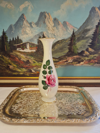 Ваза винтажная Royal KM Bavaria, белый фафор с декором и позолоченным ободком "Розовая роза", 28,5 x 8см / 3,5см, Германия, 1960-70гг.