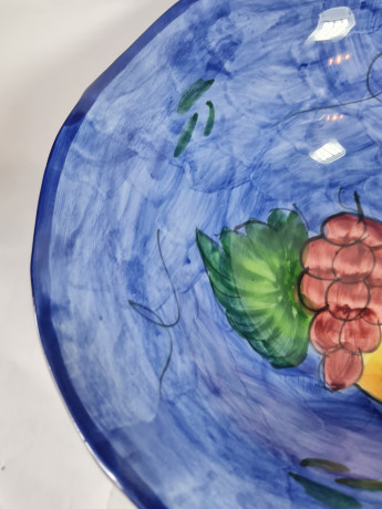 Фруктовница винтажная большая Pintado A Mano Spain, синяя с фруктовым декором, 28 x 18 см, Испания, 1970-80гг.