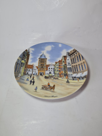 Kaiser Berg Декоративная тарелка с изображением улочек г. Любек, 24 x 3 см, Германия, 1970-80гг.