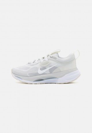 Nike Sportswear W SPARK Sneaker low photon dust/white/football grey/sail/wolf grey/phantom W SPARK Низкие кроссовки женские фотонная пыль/белый/серый футбол/парус/серый волк/фантом