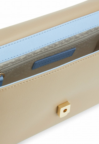 Tommy Hilfiger TEXTURED MONOGRAM FLAP Across body bag beige TEXTURED MONOGRAM FLAP Сумка через плечо бежевый