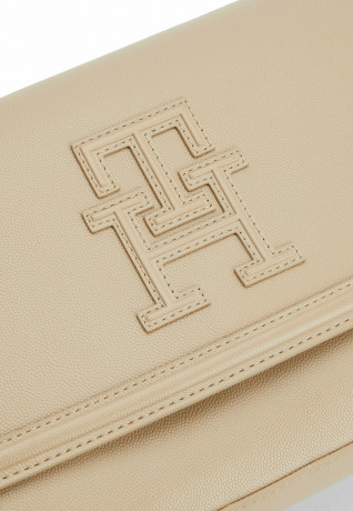 Tommy Hilfiger TEXTURED MONOGRAM FLAP Across body bag beige TEXTURED MONOGRAM FLAP Сумка через плечо бежевый