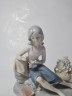 Lladro Статуэтка "Девушка с вазой с цветами и маленькой птичкой на руке", 15см х 16см, Испания, 1960-70гг.