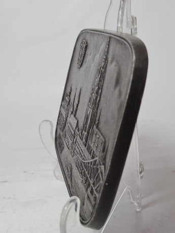 Декоративное панно винтажное Buderus, Modell Mootz, металлическое панно с объемным рельефным изображением г.Франкфурт-на-Майне, 17 x 12 см, Германия, 1977г.