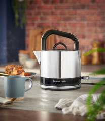 RUSSELL HOBBS RUSSELL HOBBS Wasserkocher Distinctions, schwarz 26420-70, 1,5 l, 1350 W, Edelstahl mit polierten Akzenten, Schnellkochfunktion, energiesparend blau Чайник RUSSELL HOBBS Distinctions, черный 26420-70, 1,5 л, 1350 Вт, нержавеющая сталь с поли