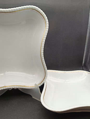 Тарелки сервировочные винтажные Fraureuth, 2 шт., квадратной формы, фарфор, 22 х 22 см, 20 х 20 см, Германия, 1970-80гг.