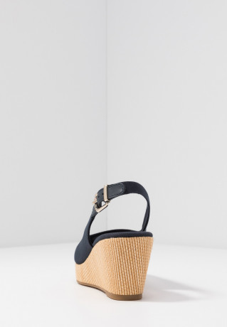 Tommy Hilfiger ICONIC ELBA SLING BACK WEDGE Platform sandals desert sky ICONIC ELBA SLING BACK WEDGE Сандалии на платформе небо пустыни