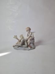 Статуэтка винтажная среднего размера Lladro &quot;Мальчик с трубочкой&quot;, фарфор, 15 х 16 см, Испания, 1960-70гг.