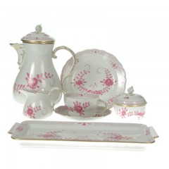 Meissen Meissen Neuer Ausschnitt - Indische Malerei 2 mit Kante purpur Goldpunkte mit Goldrand Kaffeeservice 6 Personen 22-tlg. Мейсен Новая секция - Индийская роспись 2 с краем пурпурные золотые точки с золотым краем кофейный сервиз 6 человек 22 шт.