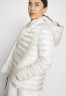 Tommy Hilfiger FEMININE Down jacket ecru ЖЕНСКОЕ Пуховик экрю